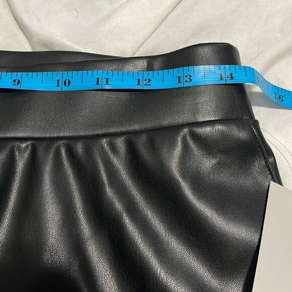 NWT- 12 Thompson- M. Faux Leather Pant - Picture 6 of 8